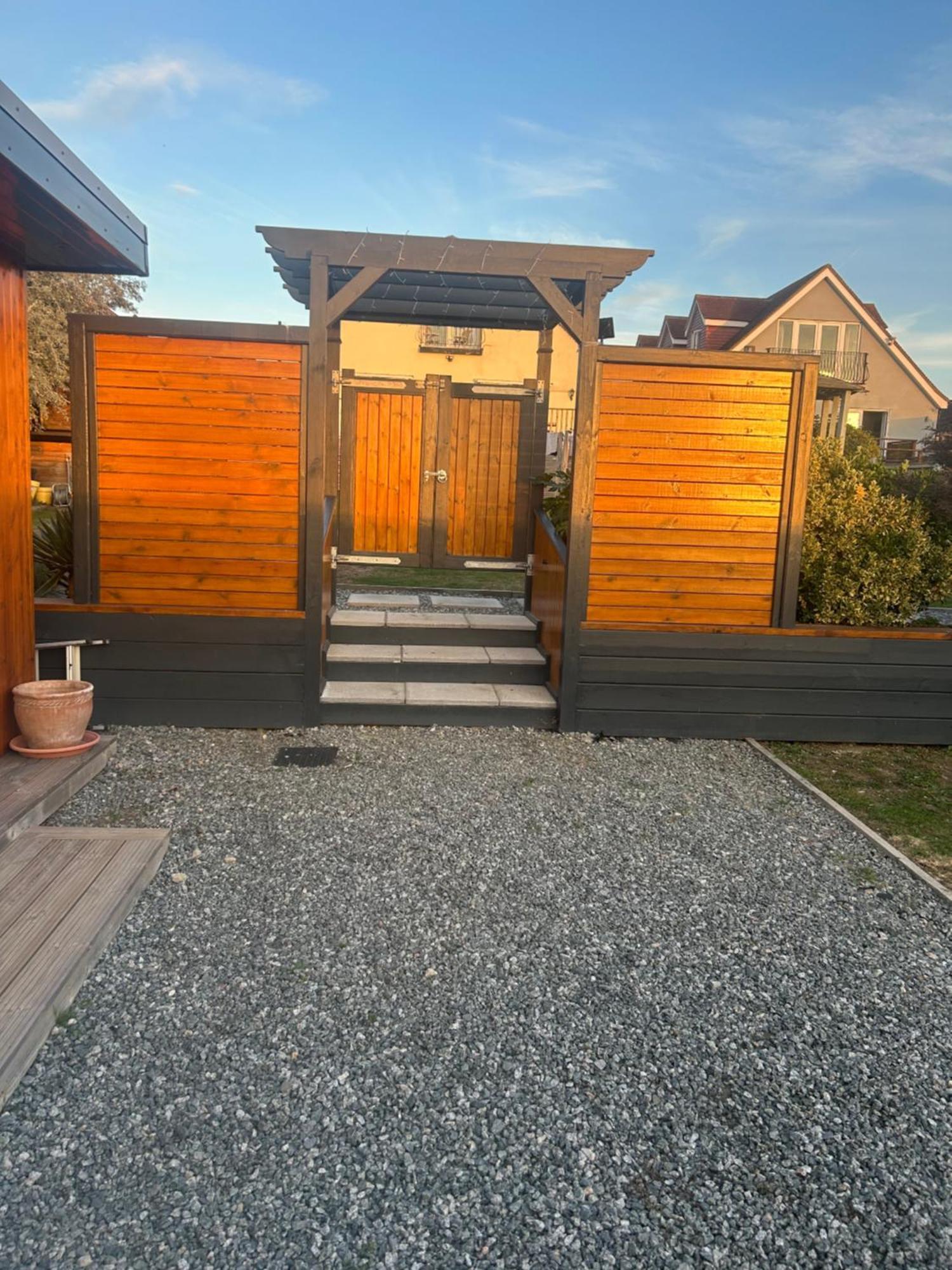 Me Old Abode Entire Garden Cabin Near The Sea Herne Bay Exterior photo